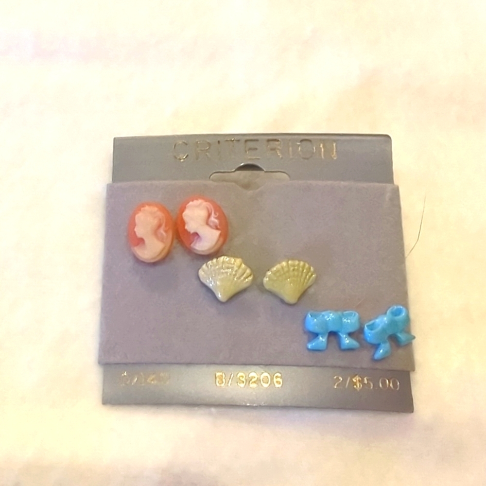 3 pair‎ earrings
